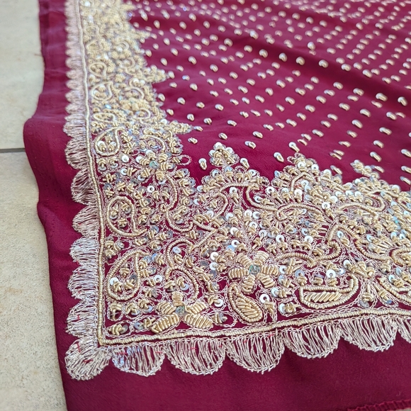 Beautiful Maroon and Gold Crepe Saree with Blouse - Picture 6 of 7